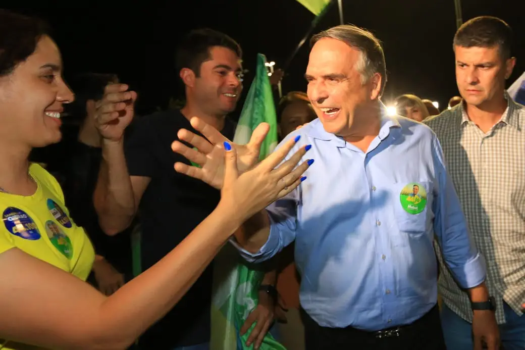 Mabel lidera com 51% no segundo turno e herda votos de outros candidatos, aponta pesquisa