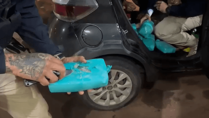 PRF apreende 20 kg de cocaína em Goiás