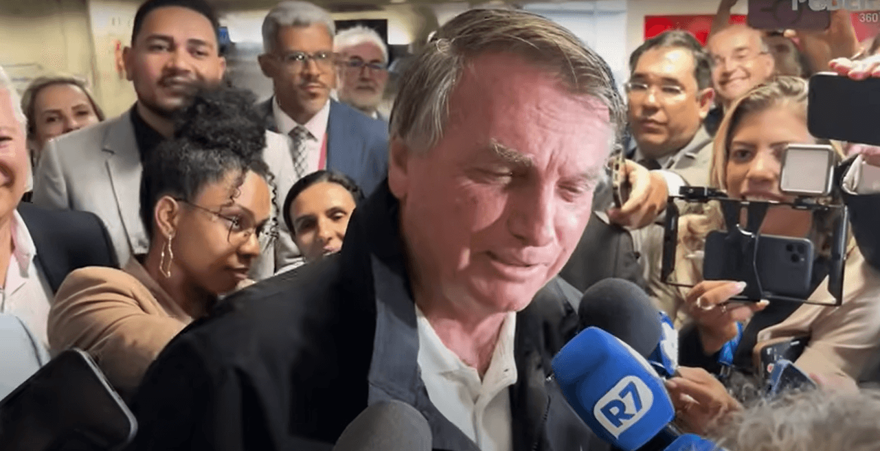Bolsonaro em coletiva no gabinete do PL: direita sem ele "é utopia"